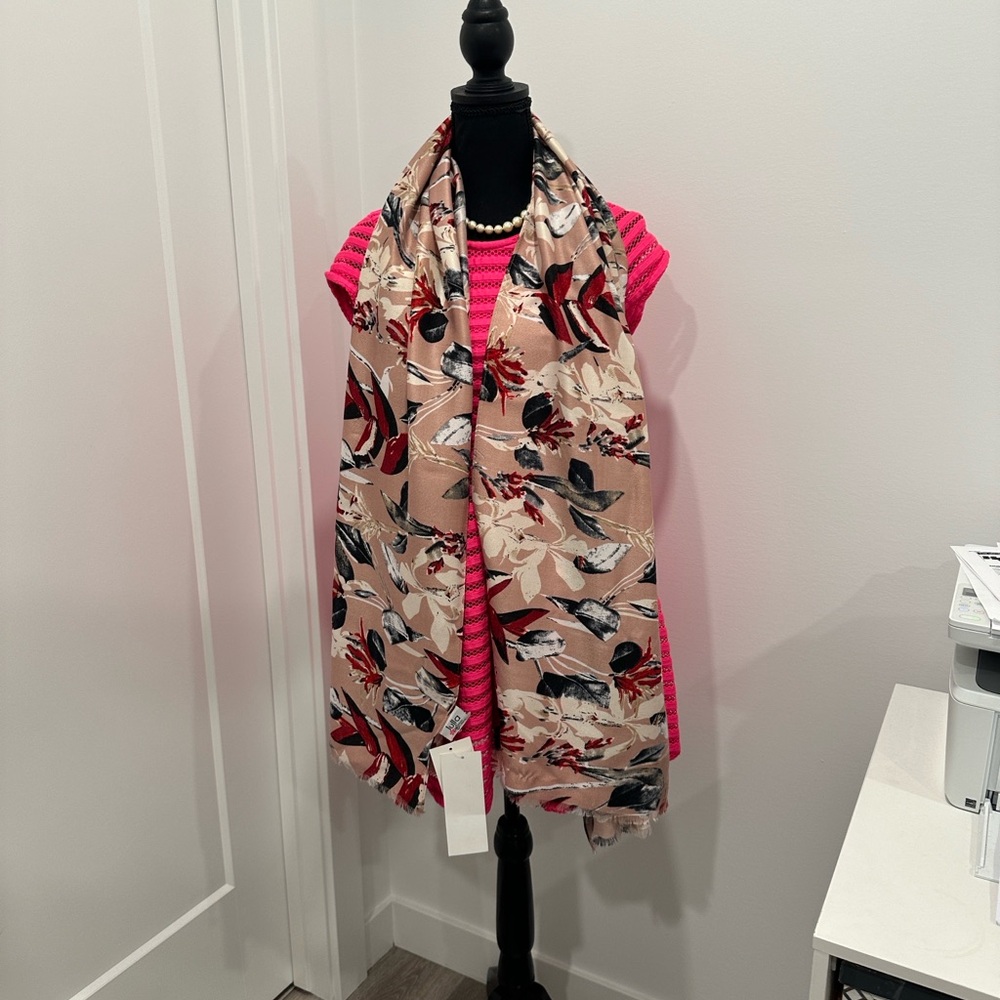Brand New Floral Patterned Scarf